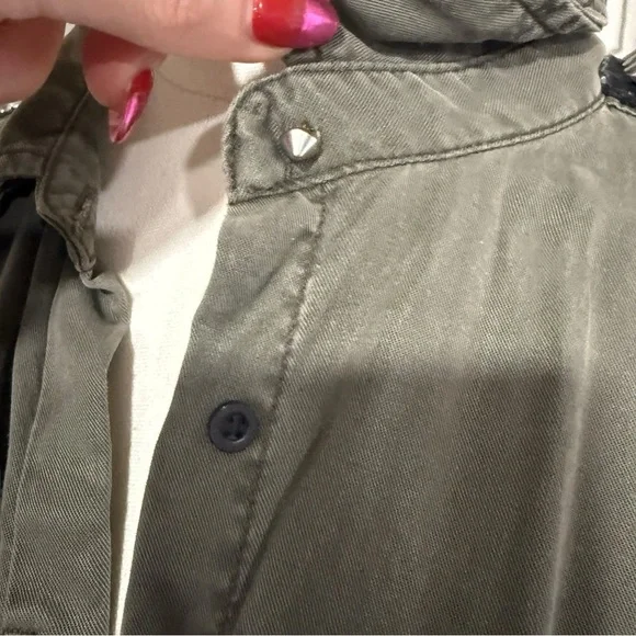 Zara Basic Studded Shoulder Lyocell Button-Down Shirt Size L - Picture 8 of 8